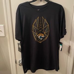 Jacksonville Jaguars t-shirt size XL brand new with tags